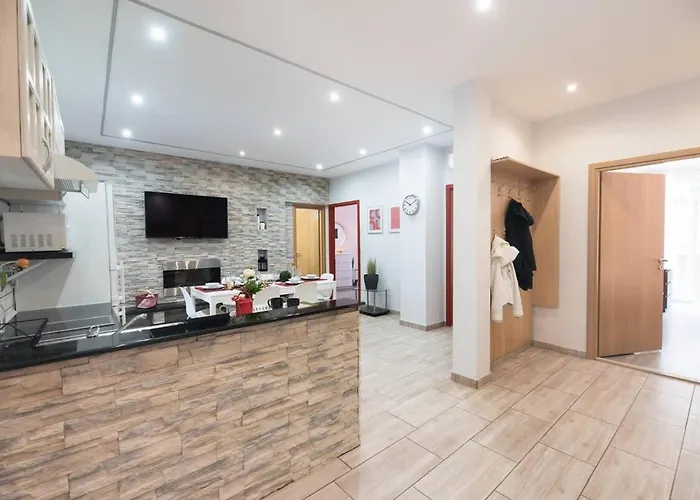 شقة Ultra Large With Ac And Balcony *
