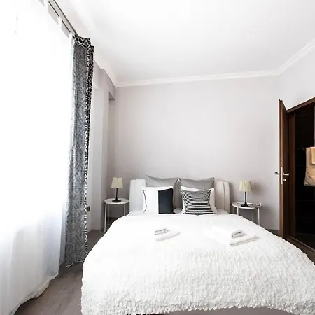 Ultra Large With Ac And Balcony Apartament