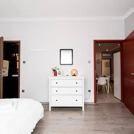 Ultra Large With Ac And Balcony *