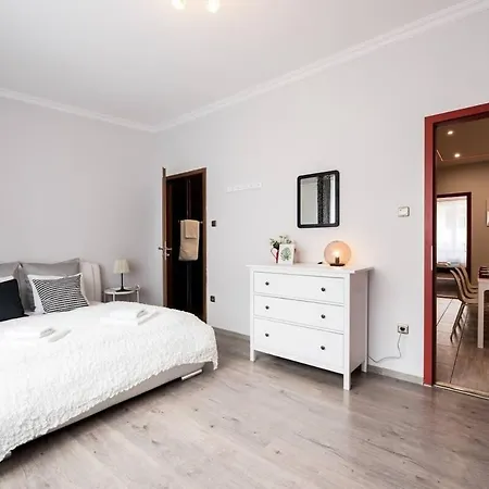 Ultra Large With Ac And Balcony *
