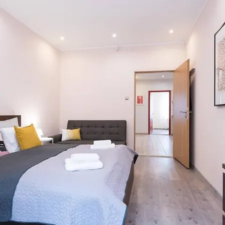 Ultra Large With Ac And Balcony Apartmán *