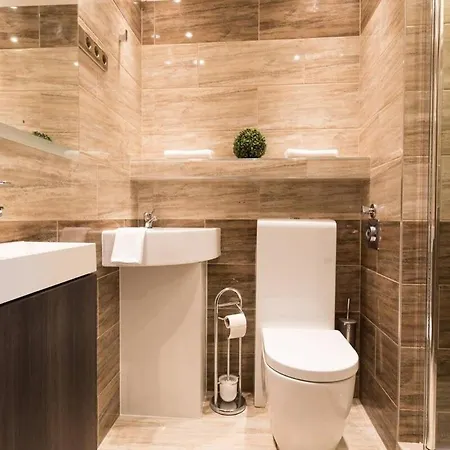 Ultra Large With Ac And Balcony Apartman