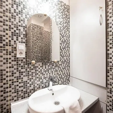 Ultra Large With Ac And Balcony *