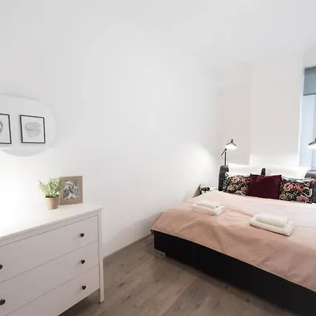 Ultra Large With Ac And Balcony *