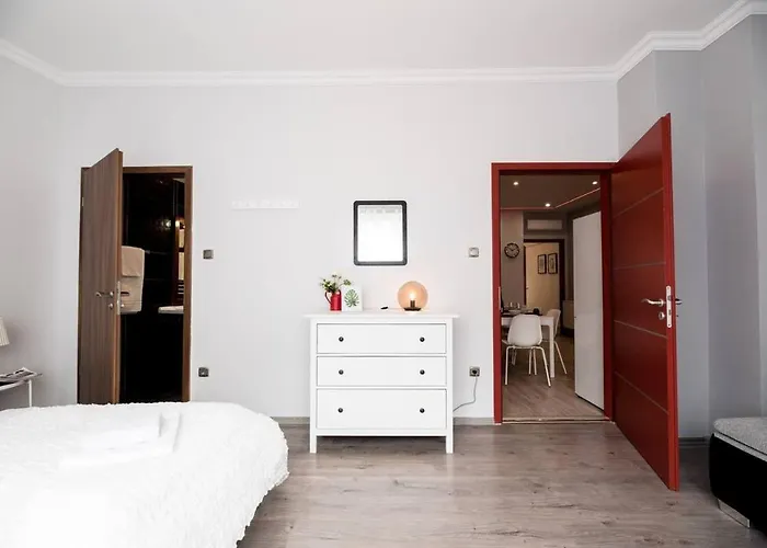 Ultra Large With Ac And Balcony *